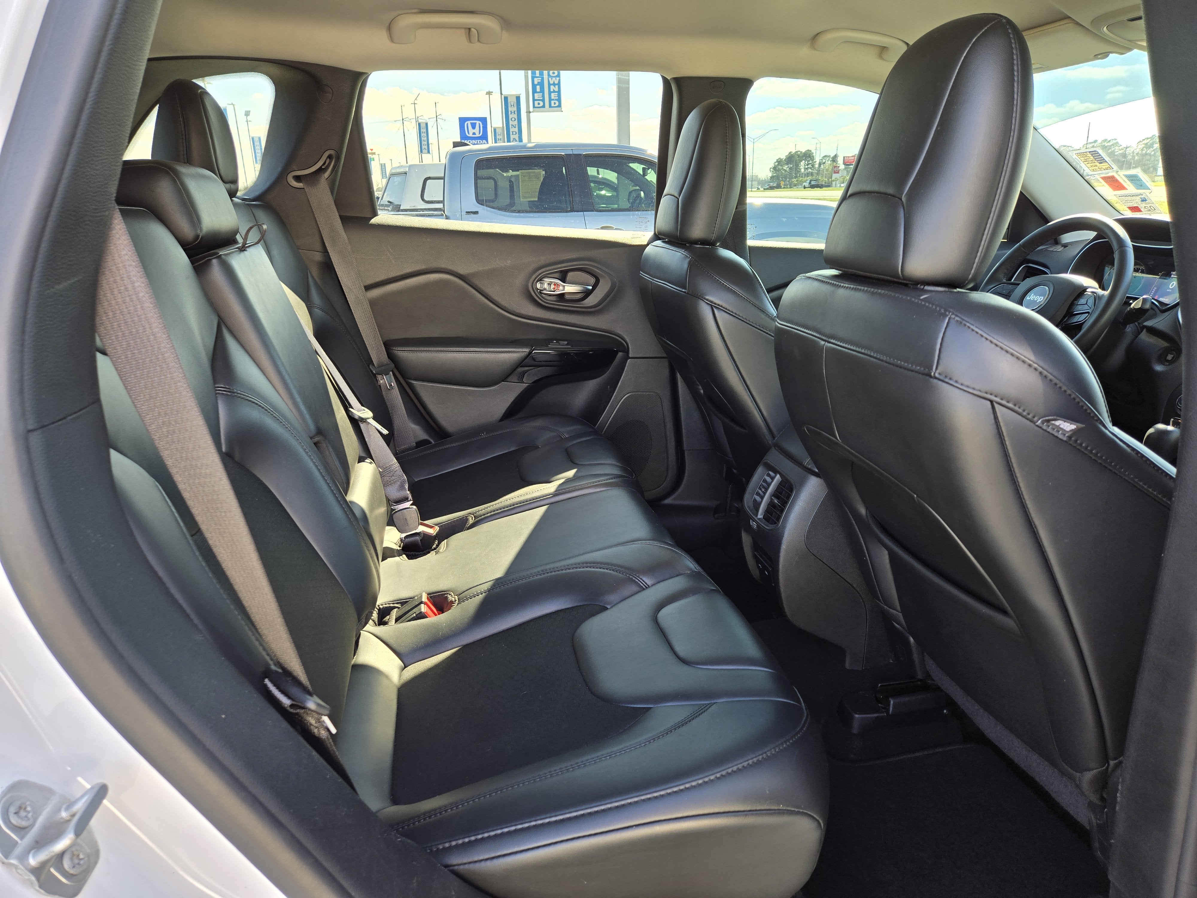 2020 Jeep Cherokee Altitude