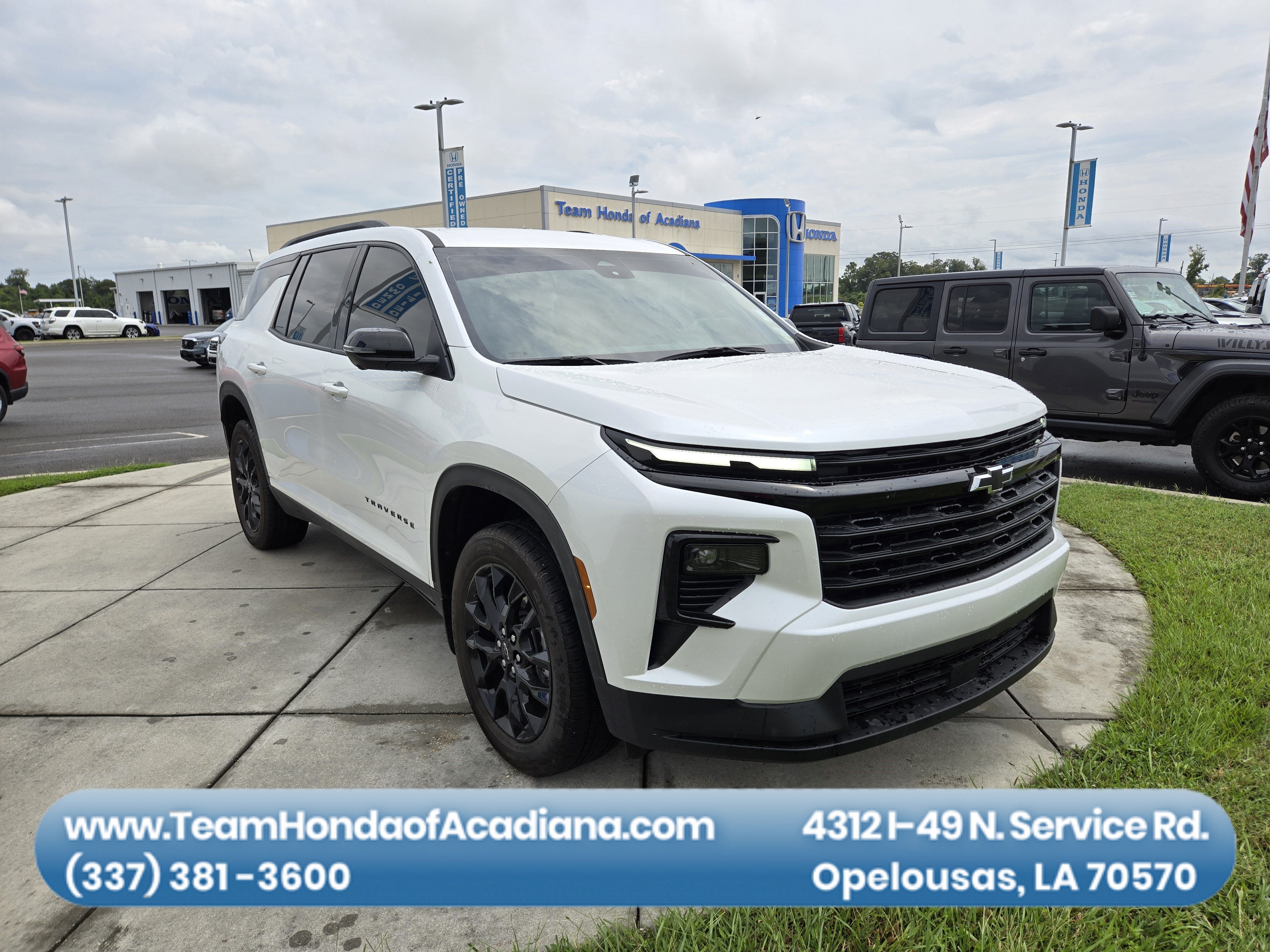 2024 Chevrolet Traverse FWD LT