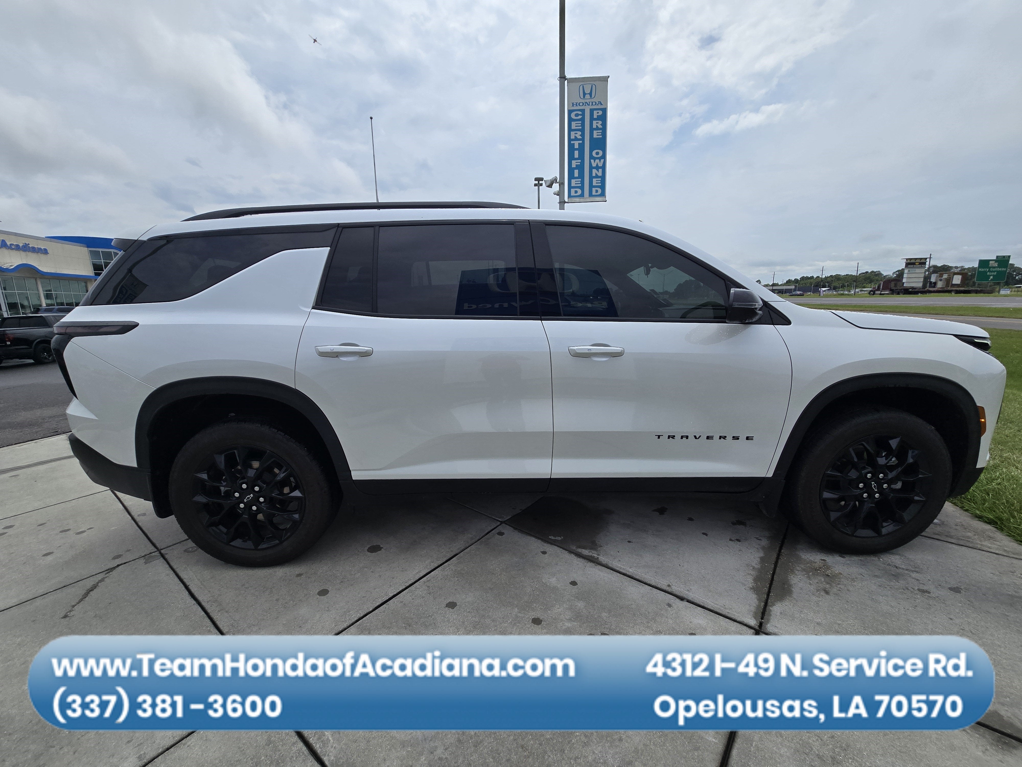2024 Chevrolet Traverse FWD LT