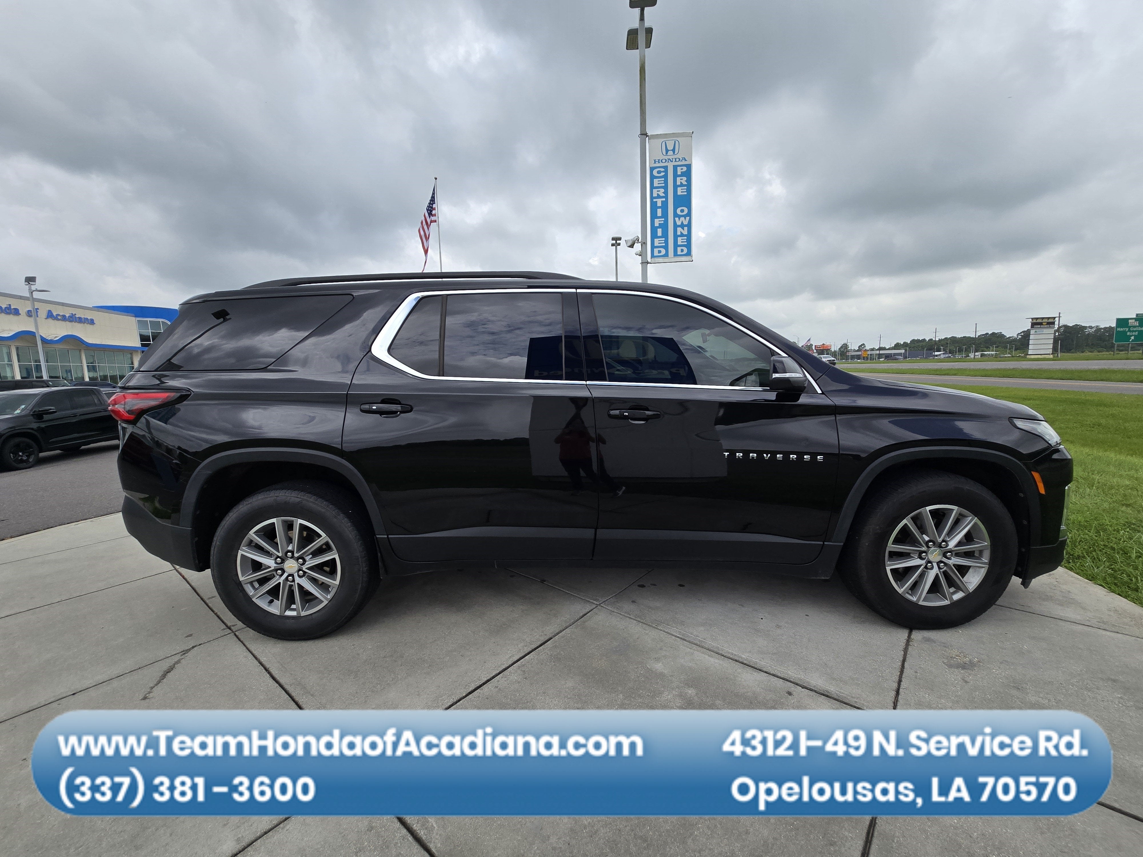 2023 Chevrolet Traverse LT Leather