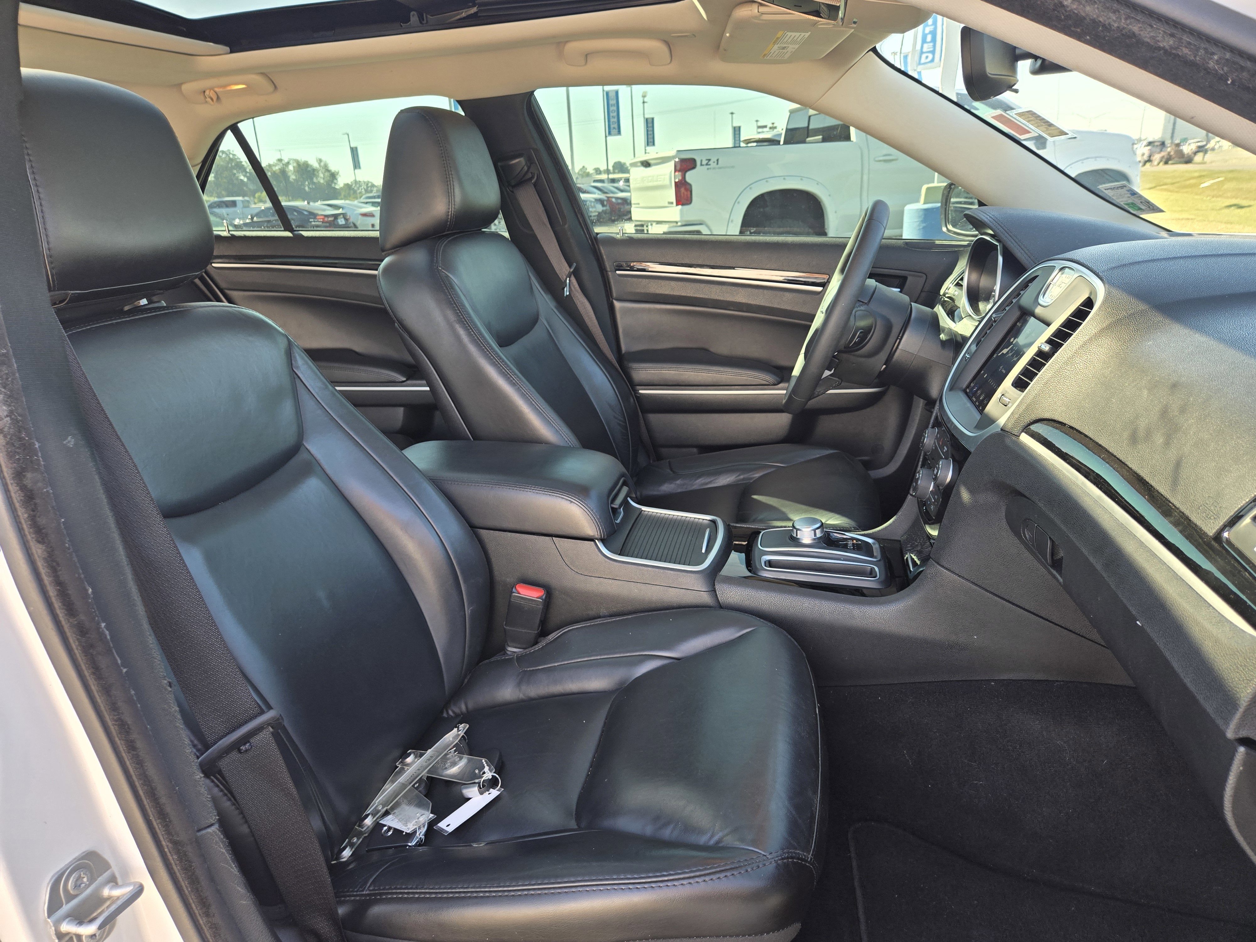 2023 Chrysler 300 Touring L