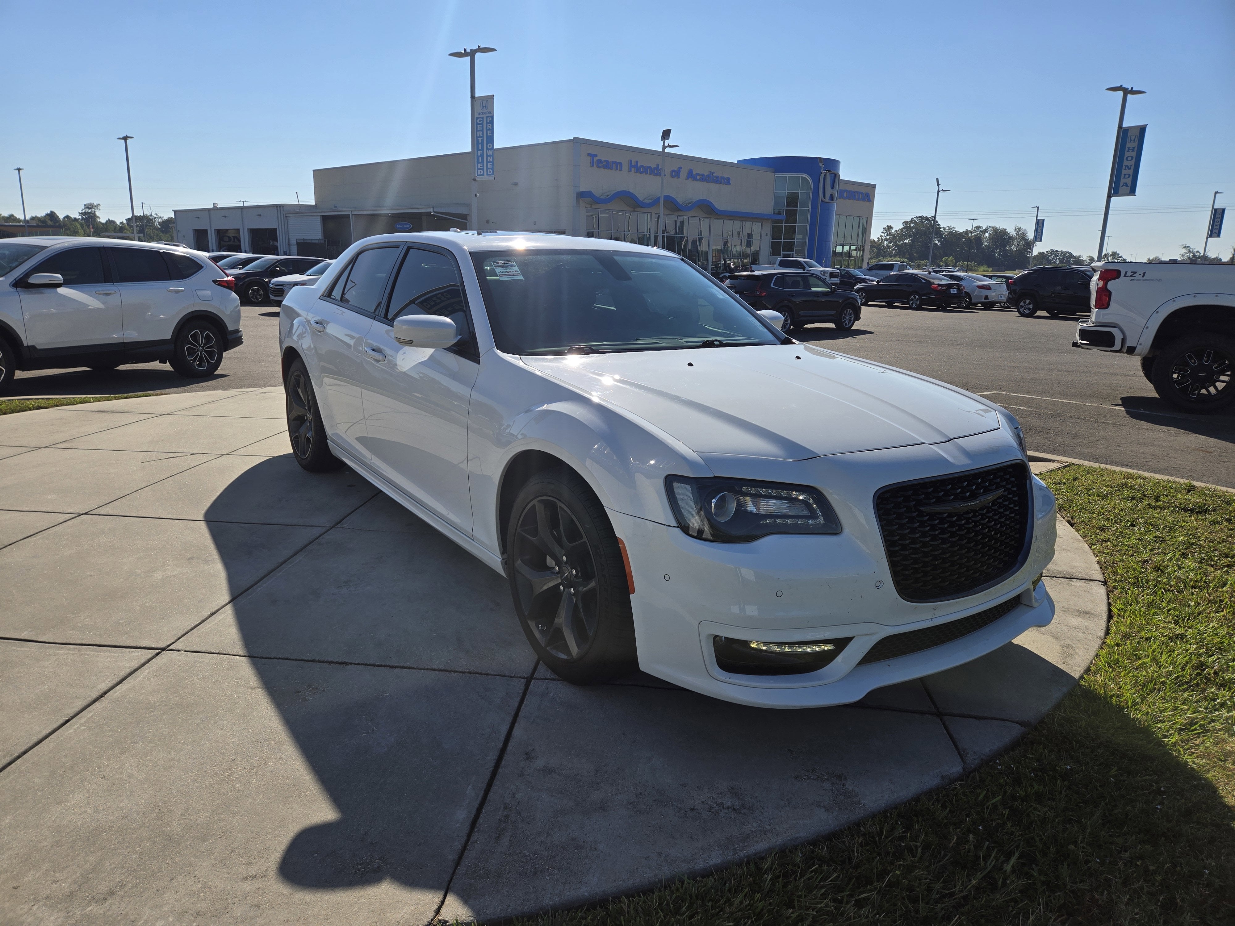 2023 Chrysler 300 Touring L