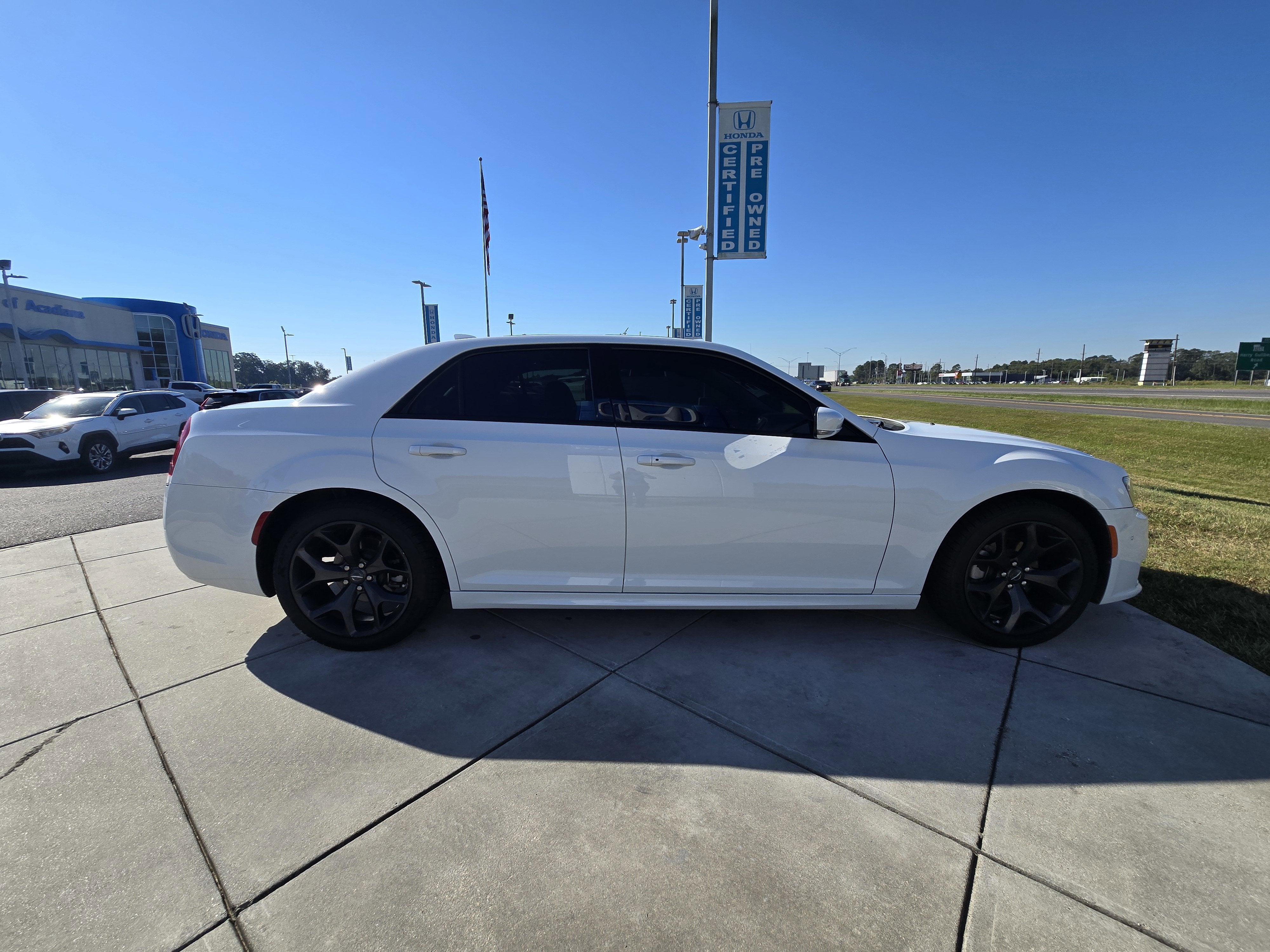 2023 Chrysler 300 Touring L
