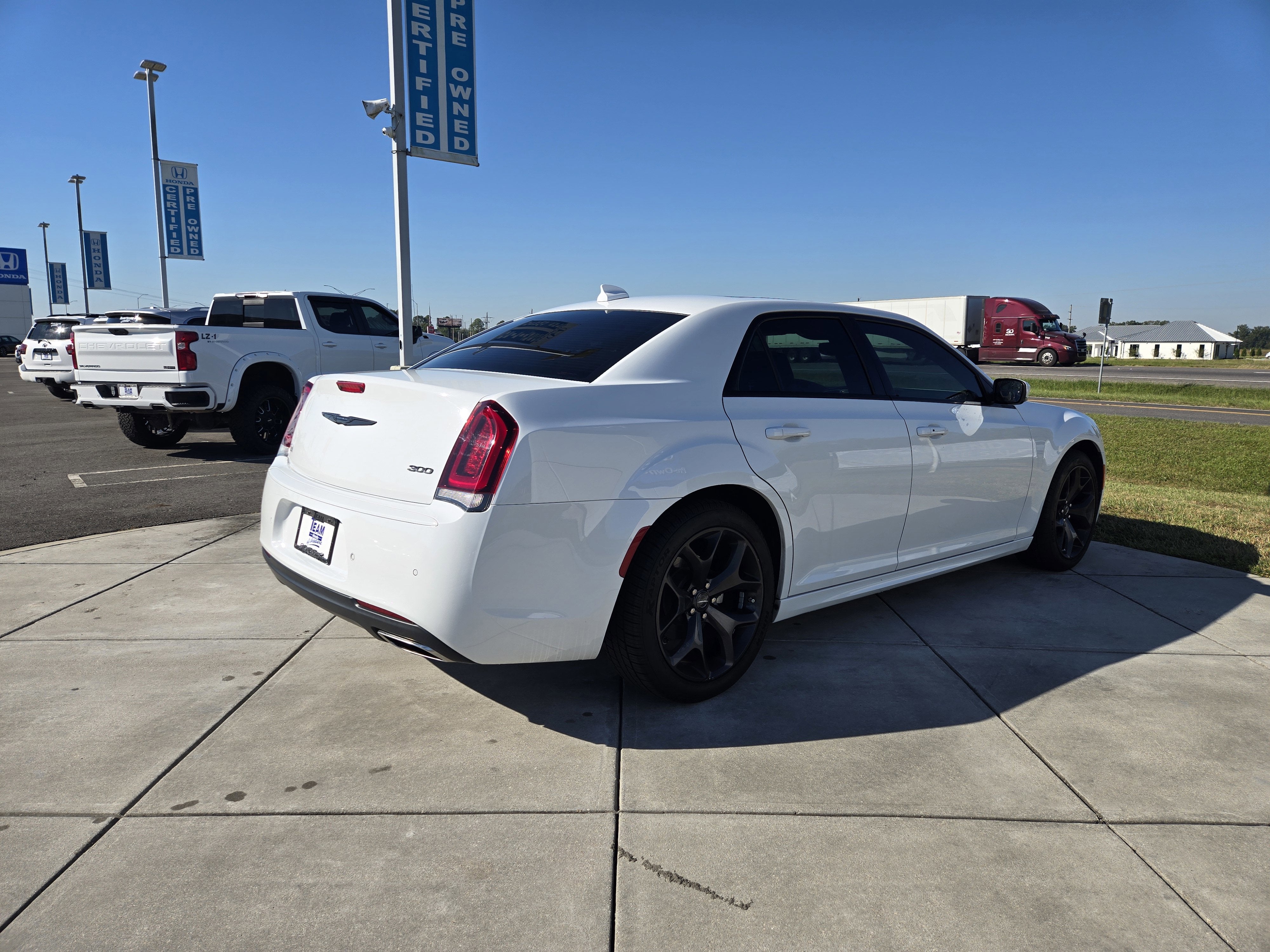 2023 Chrysler 300 Touring L