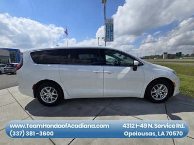 2022 Chrysler Voyager LX