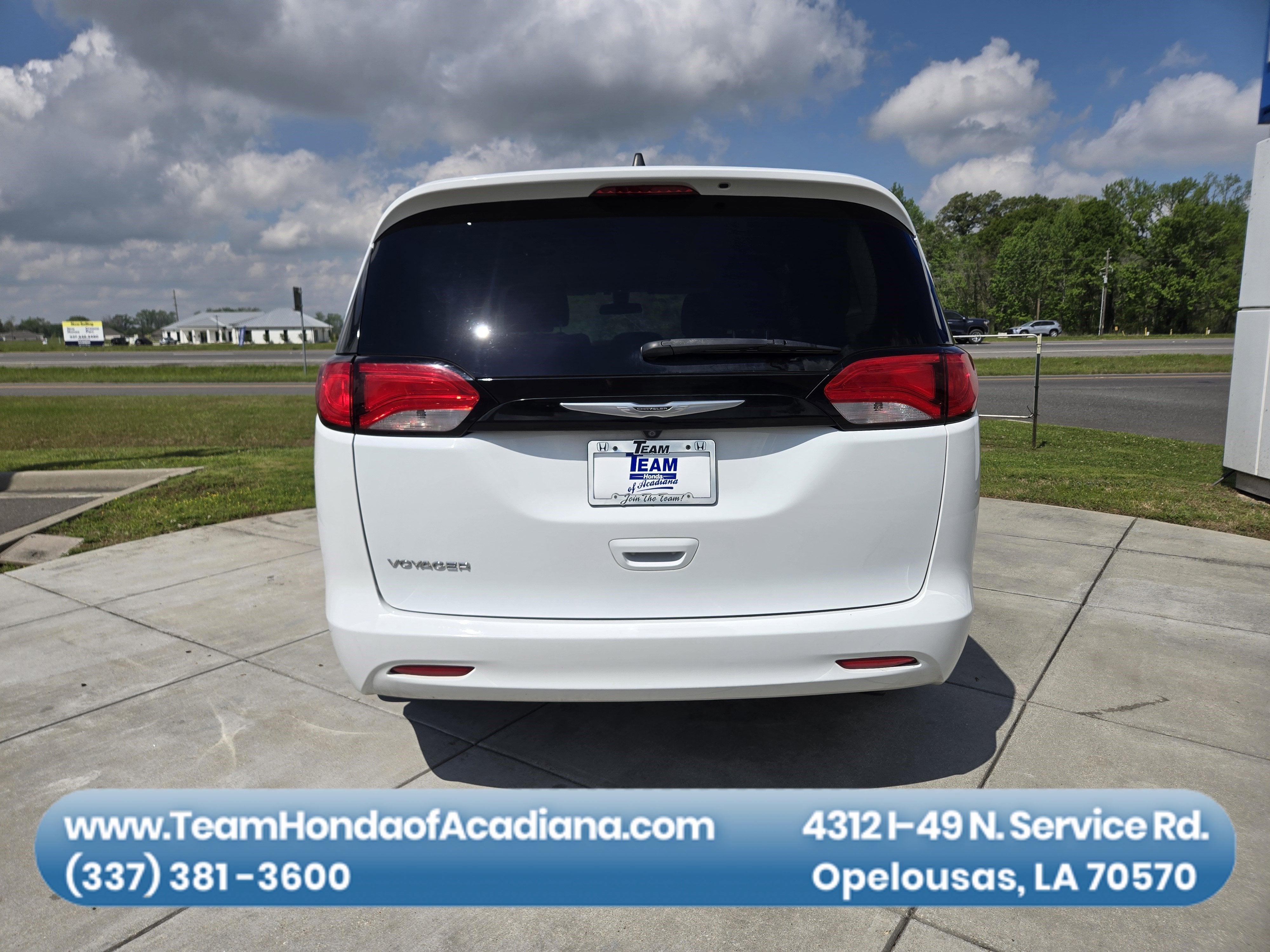 2022 Chrysler Voyager LX