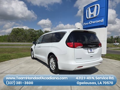 2022 Chrysler Voyager LX