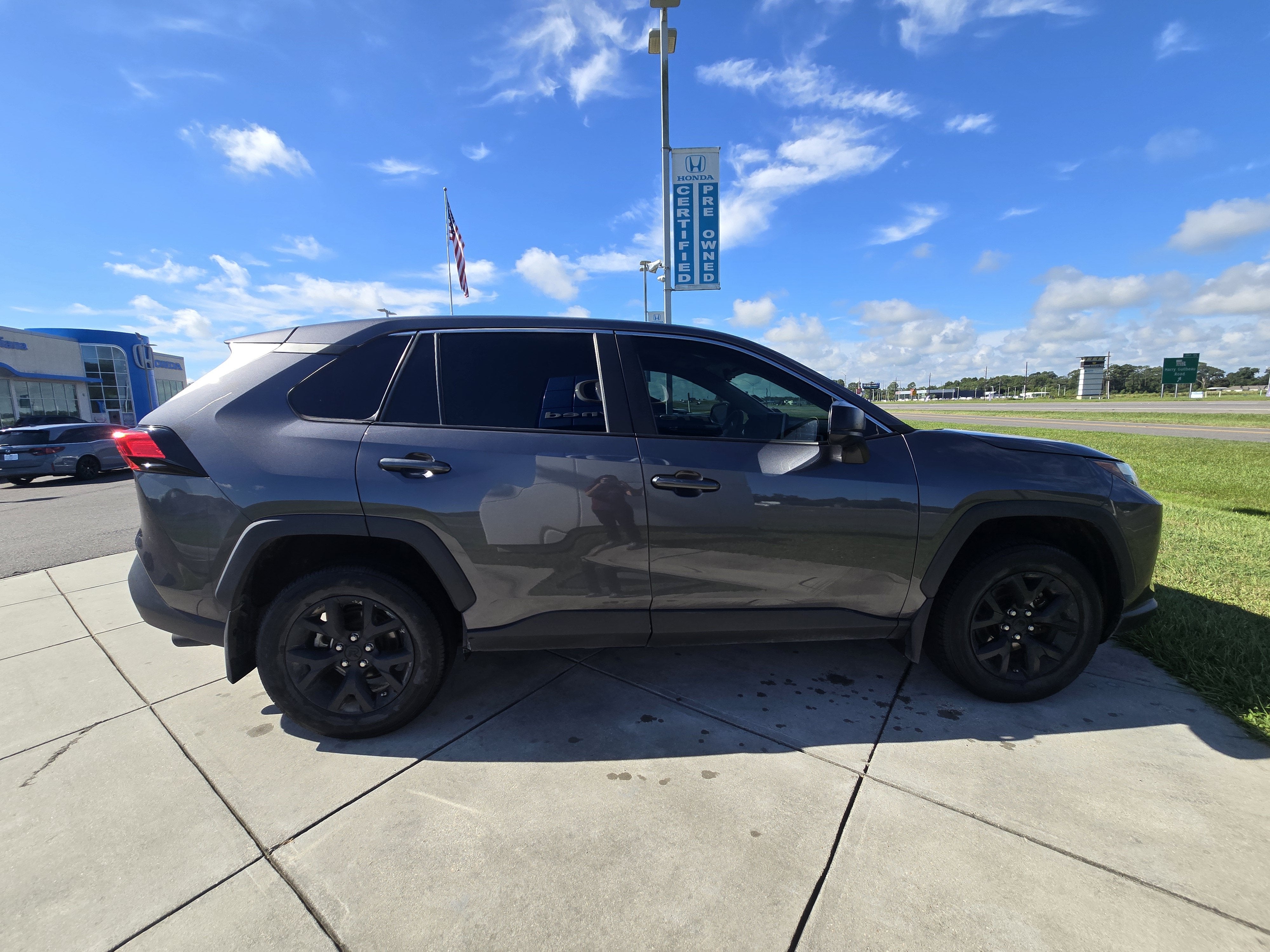 2024 Toyota RAV4 LE
