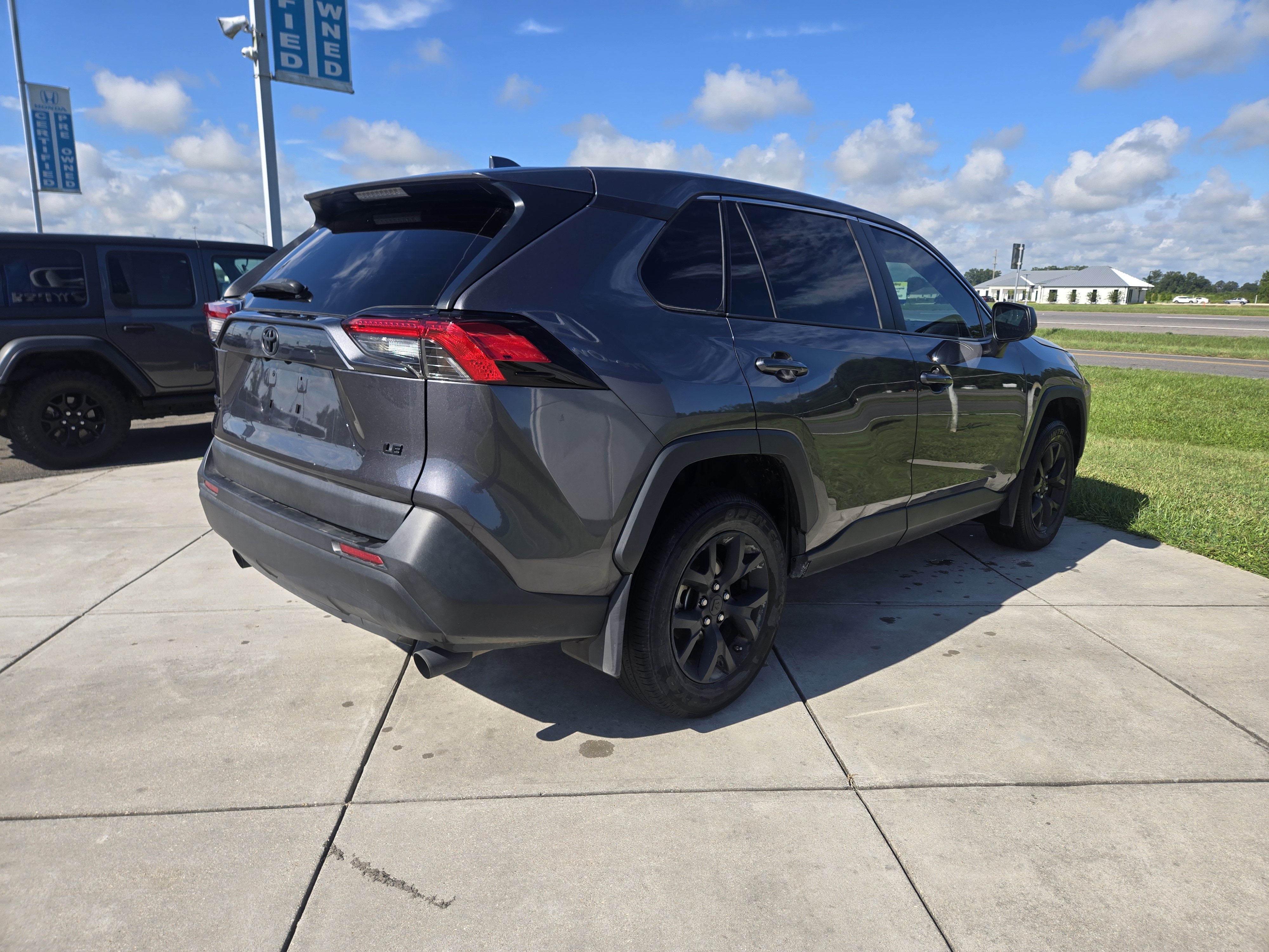 2024 Toyota RAV4 LE