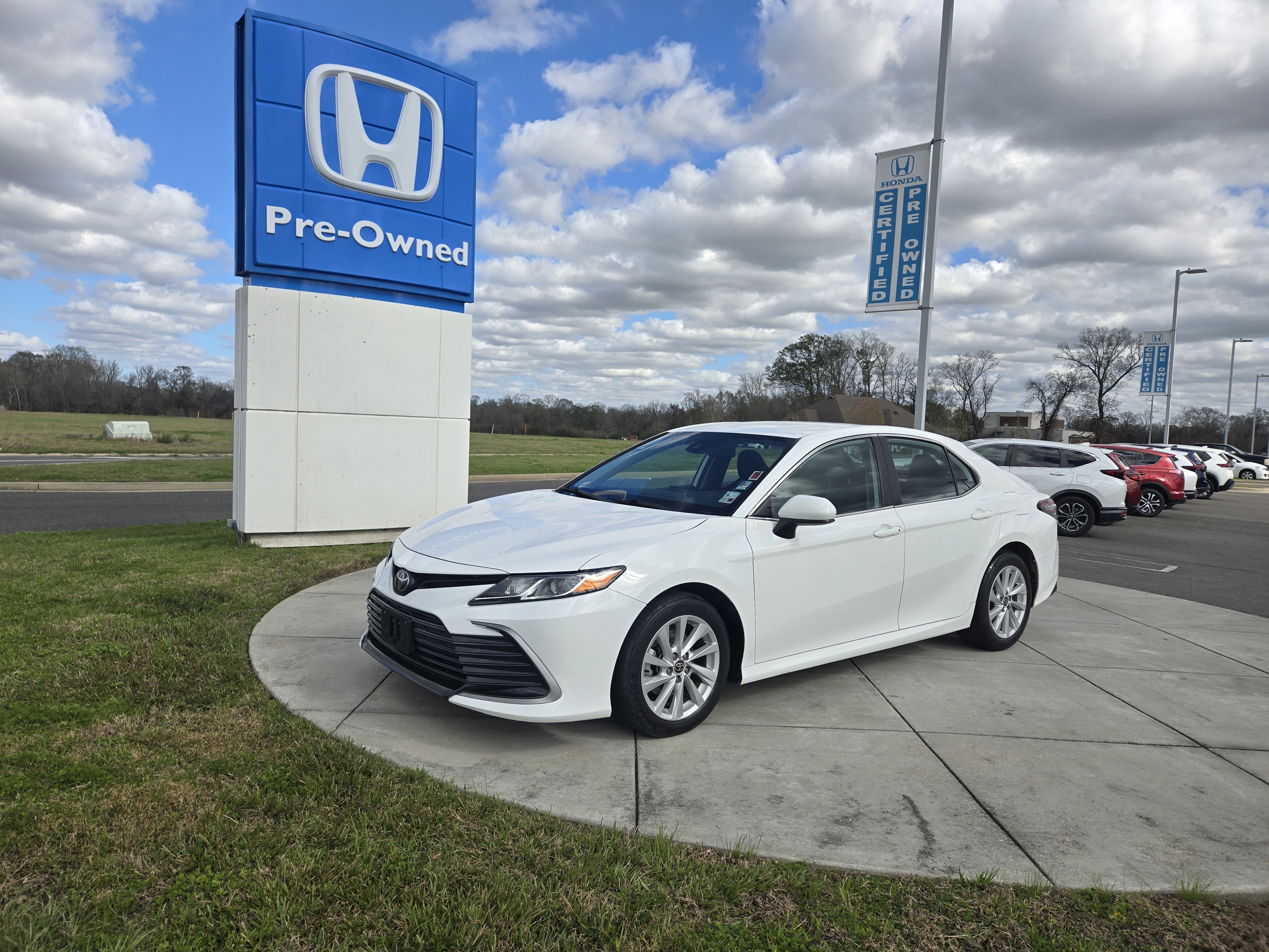 2022 Toyota Camry LE