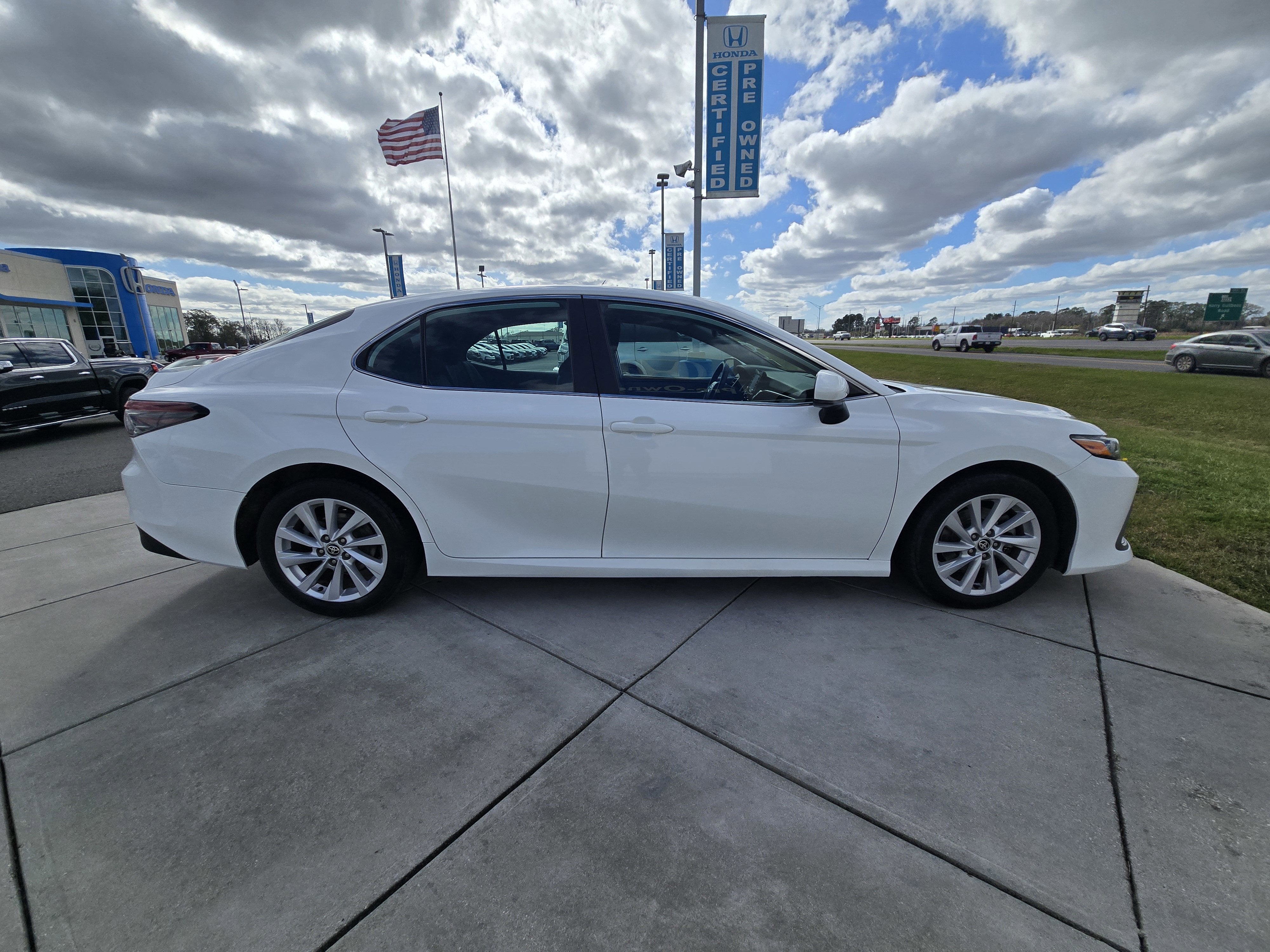 2022 Toyota Camry LE