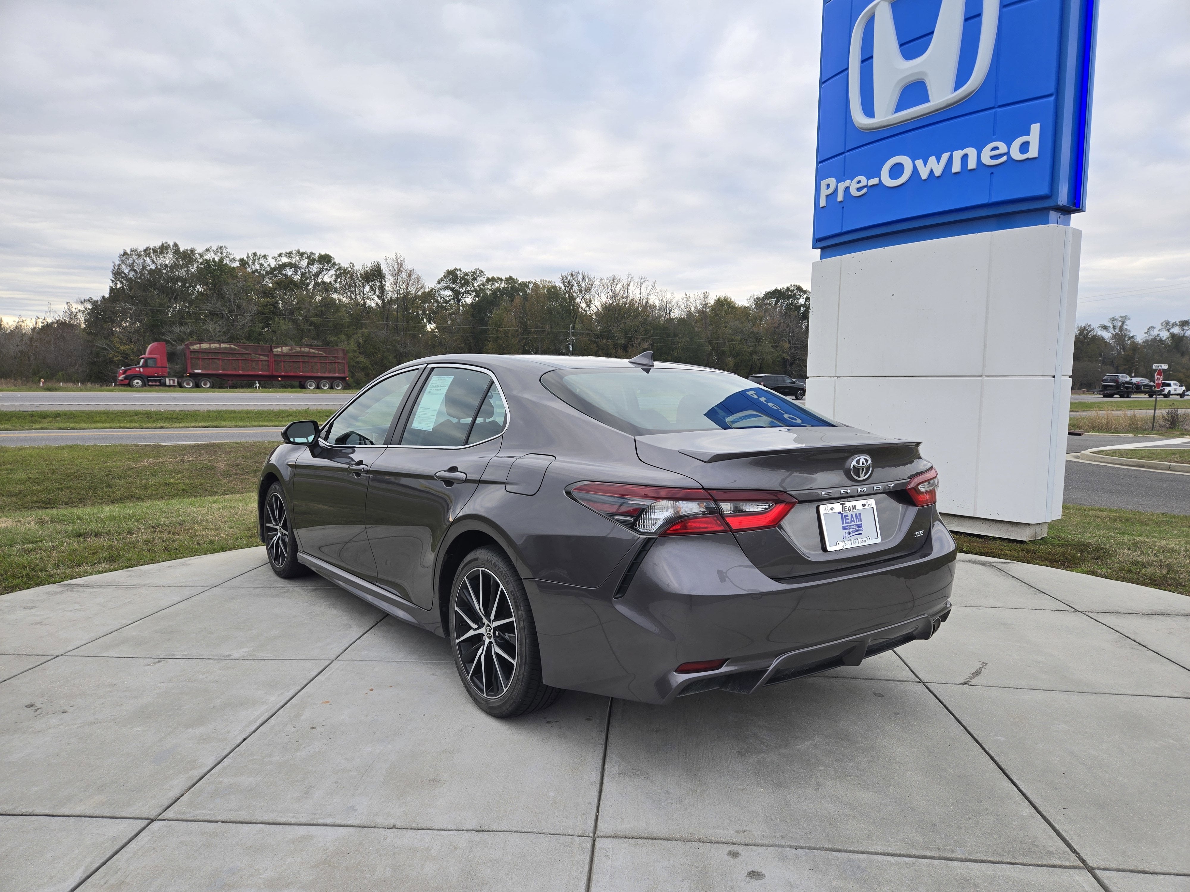 2023 Toyota Camry SE