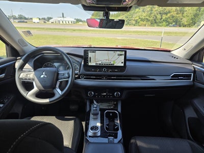 2025 Mitsubishi Outlander ES