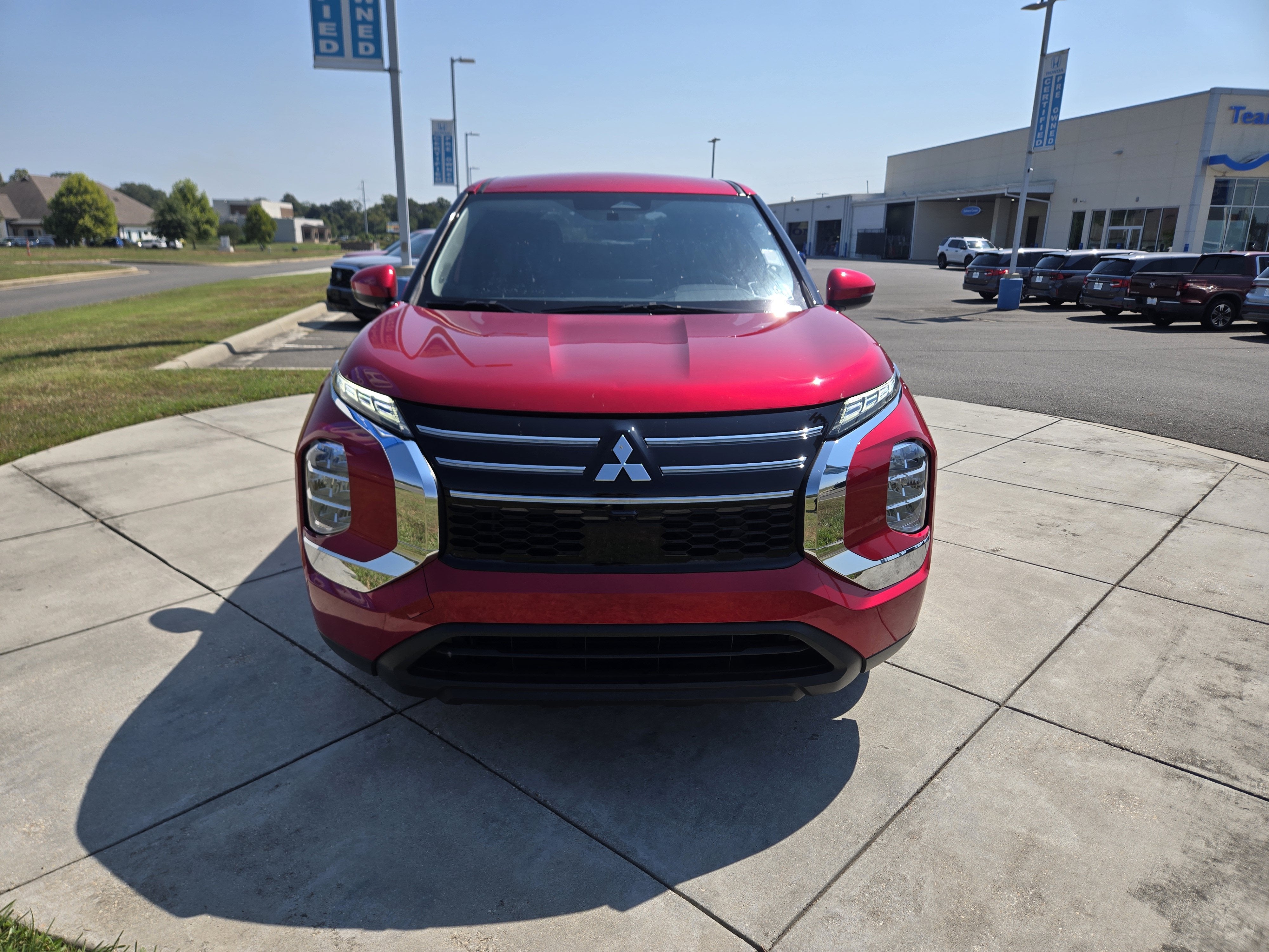 2025 Mitsubishi Outlander ES