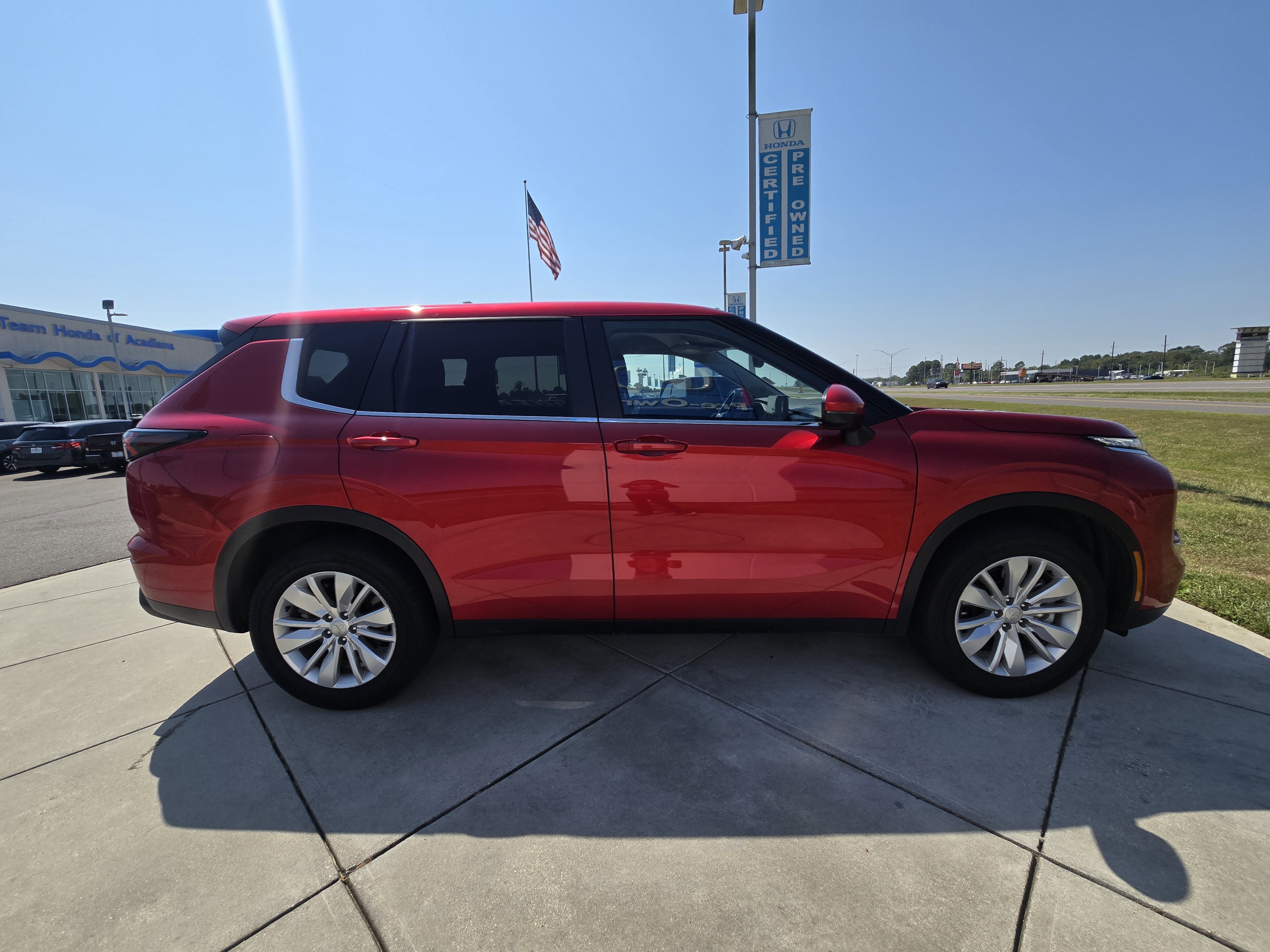 2025 Mitsubishi Outlander ES