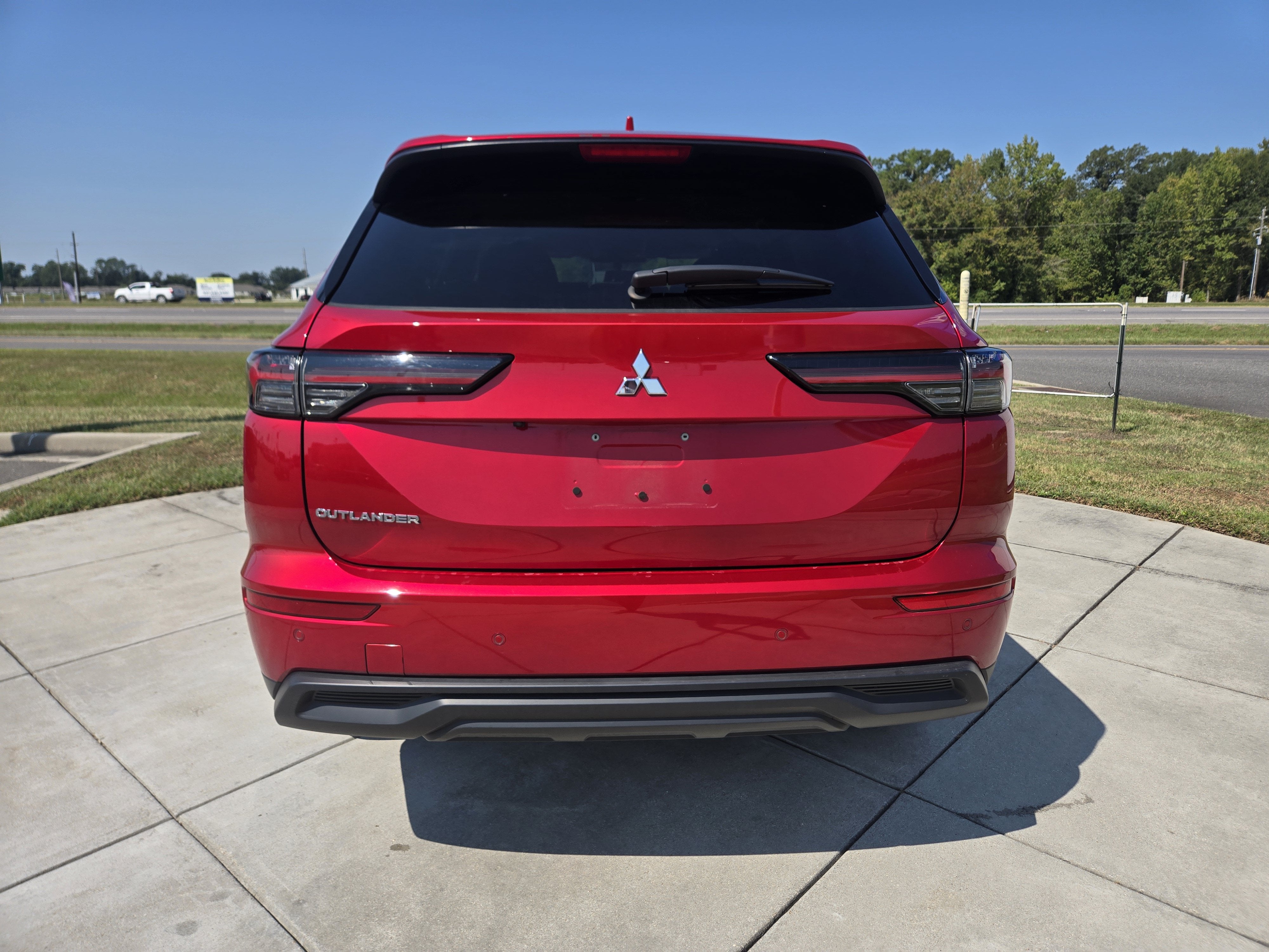 2025 Mitsubishi Outlander ES