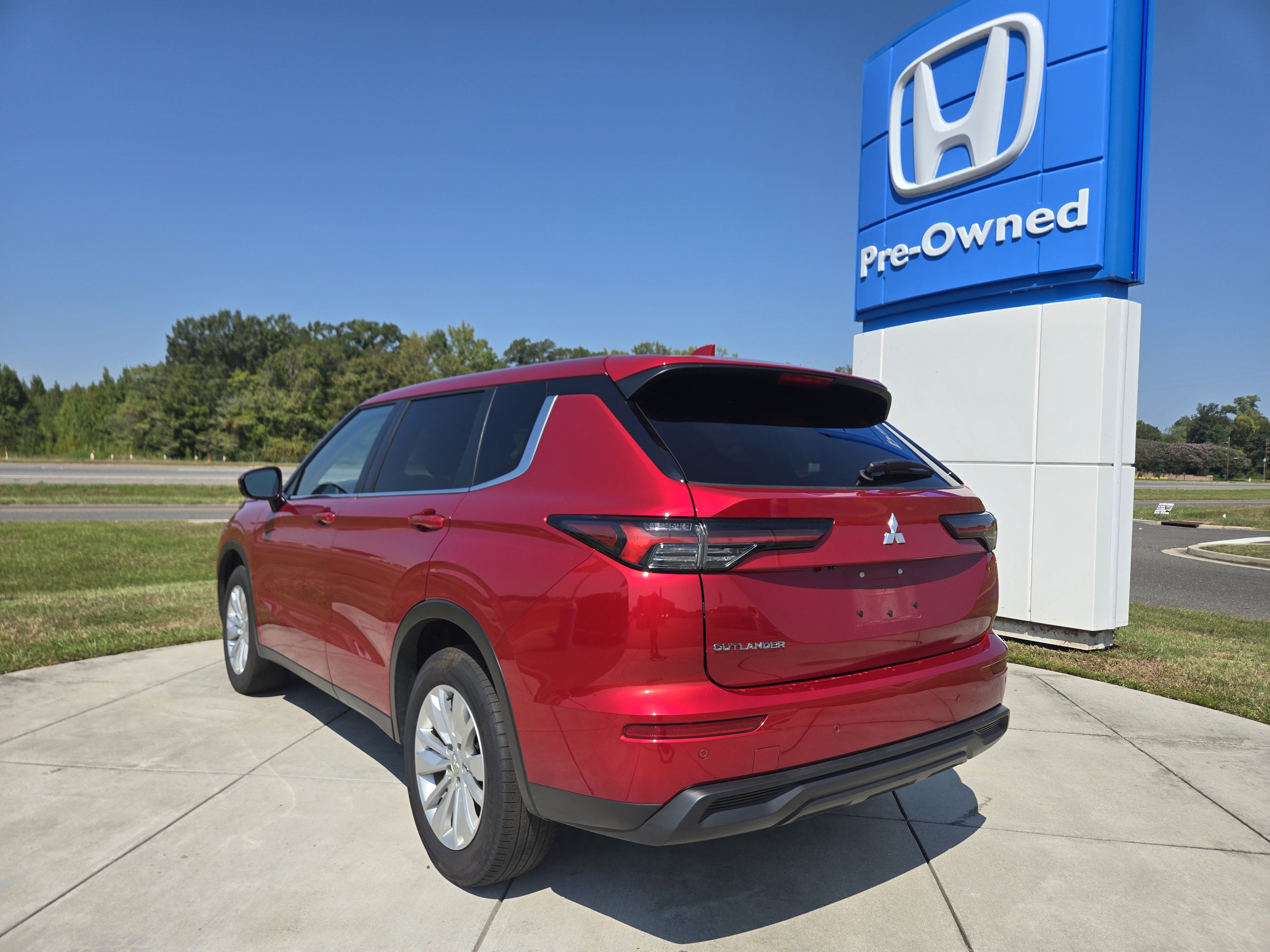 2025 Mitsubishi Outlander ES