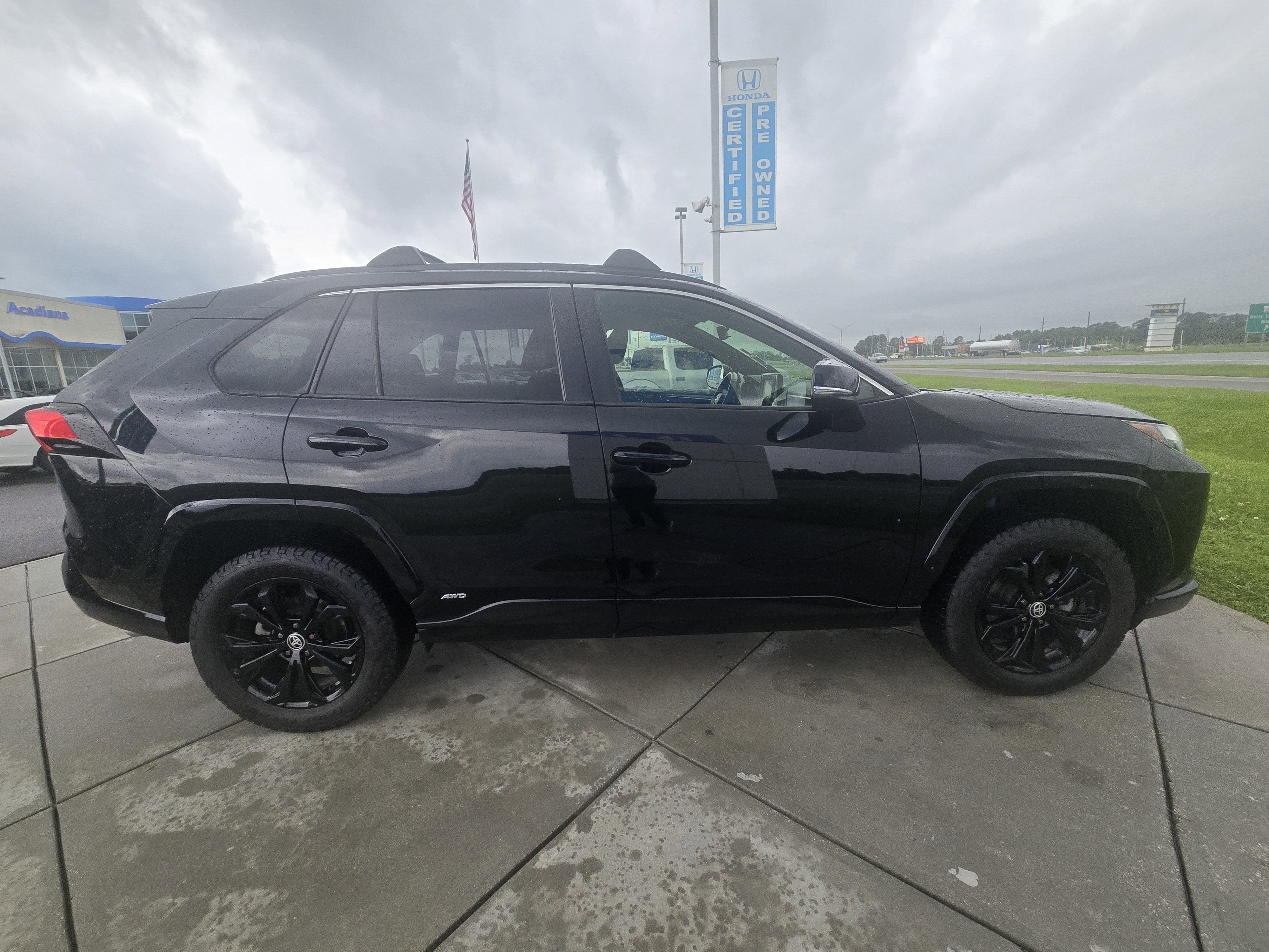 2022 Toyota RAV4 Hybrid SE