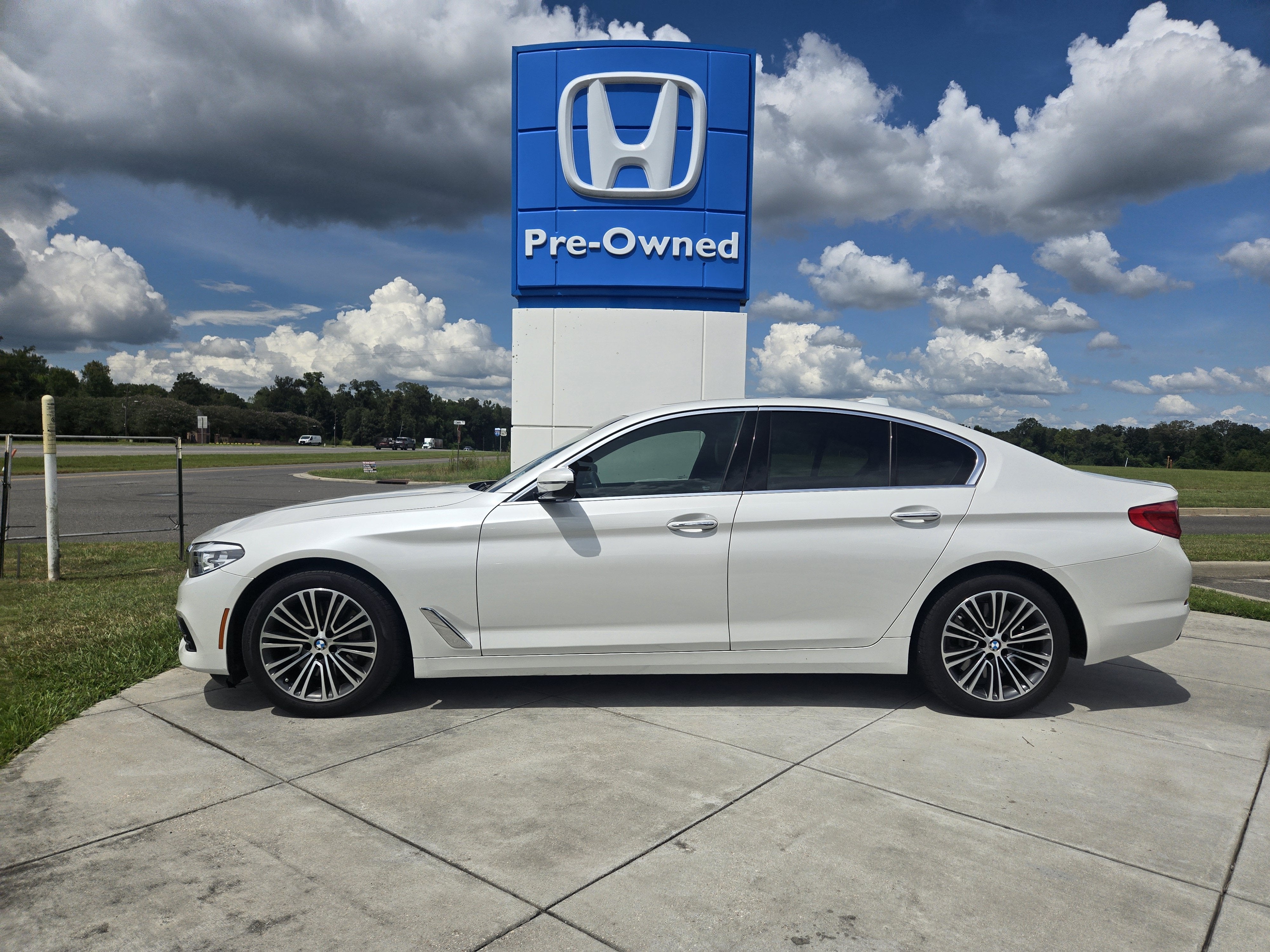2018 BMW 5 Series 540i